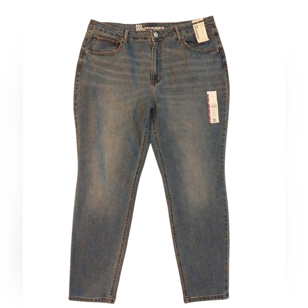 NWT Jeans No Boundaries Skinny Jeans Women's Size 20